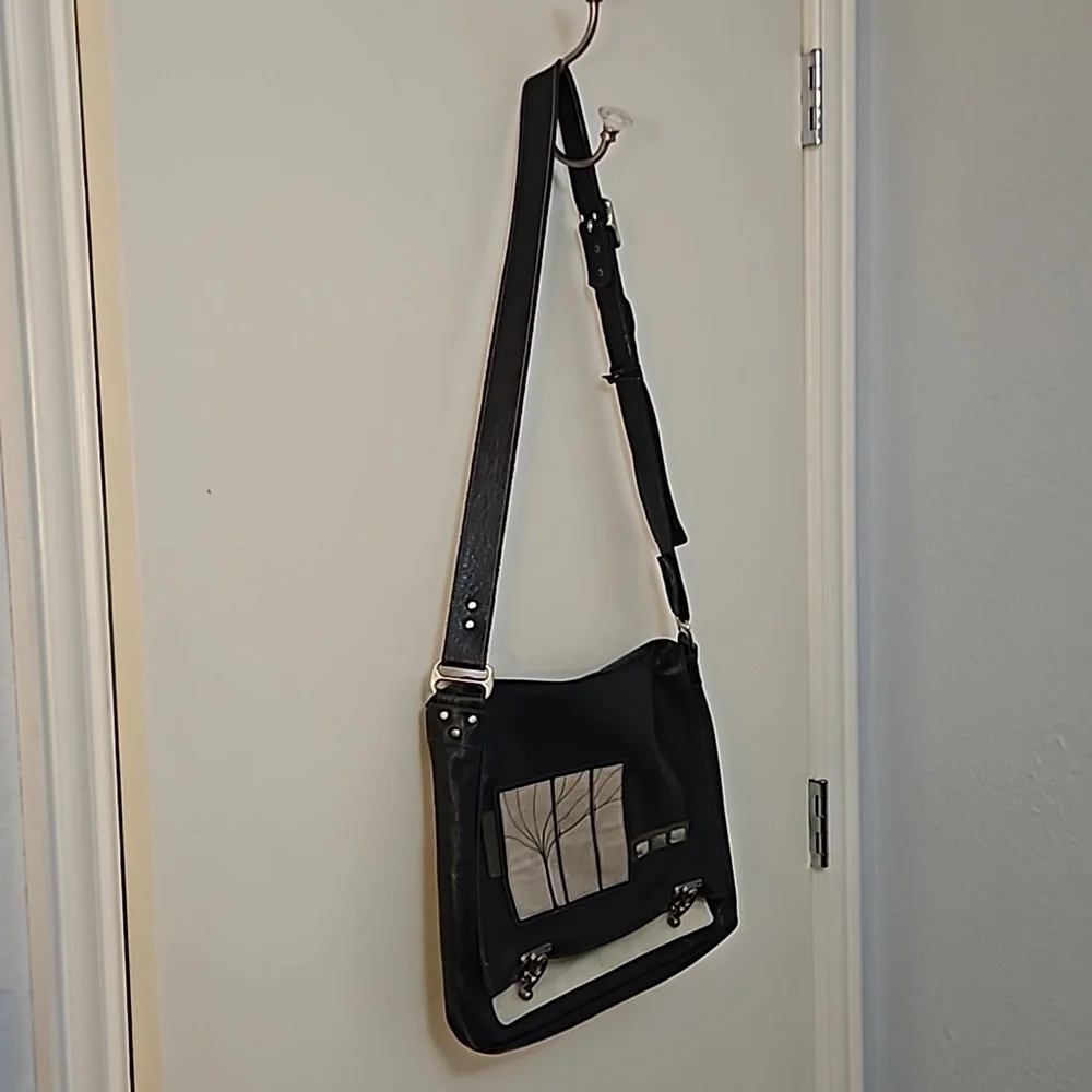 NATALIE & KELLIE NORTH Artisan Handcrafted Leather Laptop Messenger Bag
